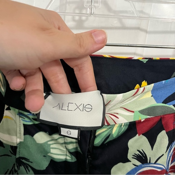 Alexis Calipso Black Kamilla Floral Print Mid Rise Cotton Flare Pants Small T1 - Picture 4 of 10
